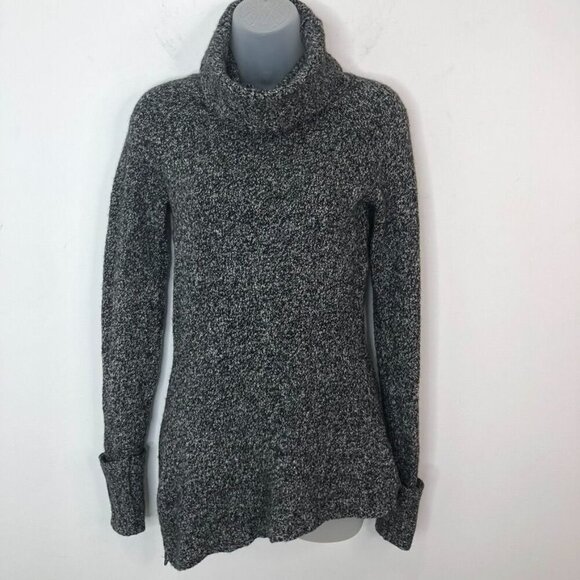 Athleta Womens Size XXS Wool Blend Turtleneck Sweater Black Asymmetrical Hem - Picture 1 of 12